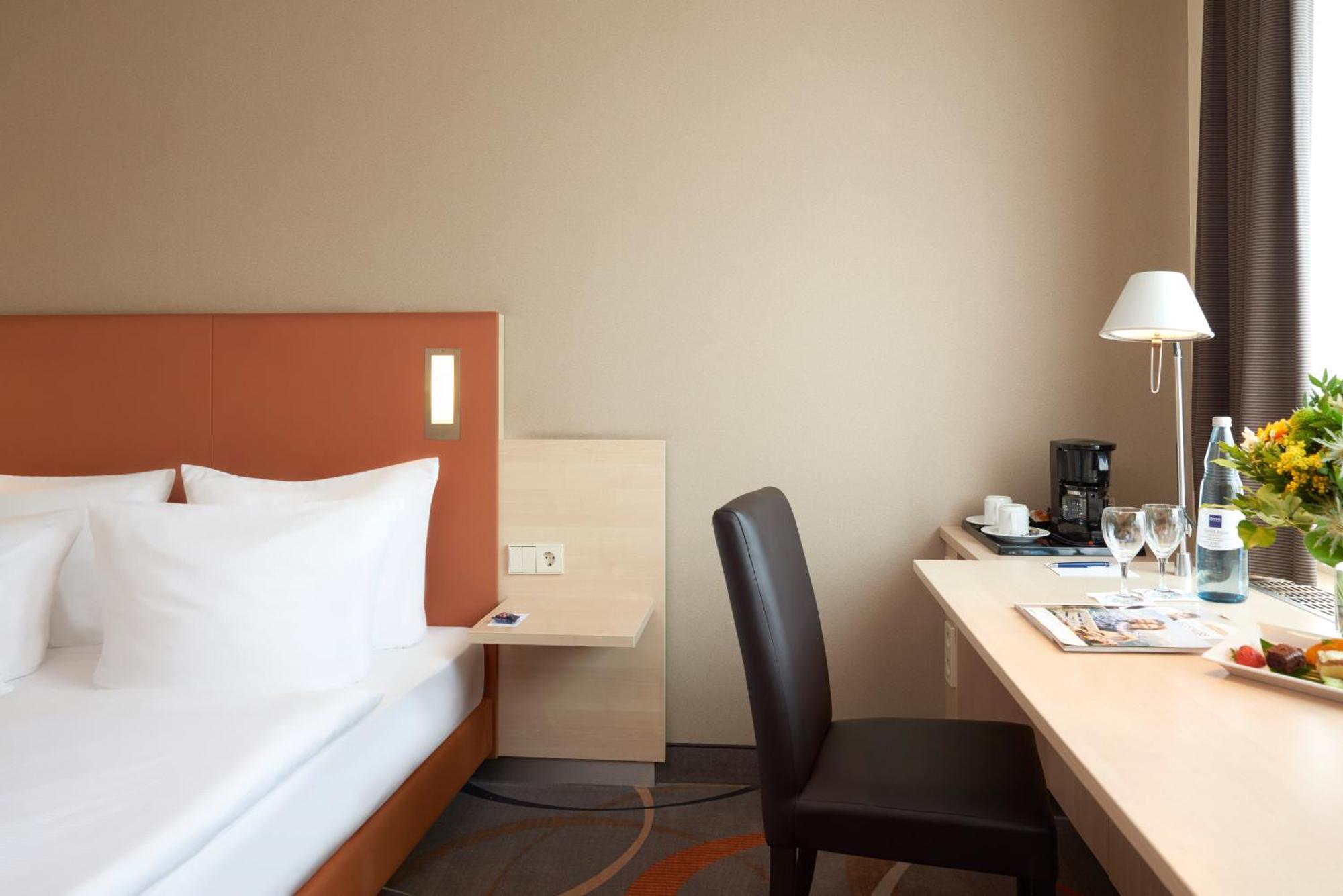 Отель Essential By Dorint Berlin-adlershof 3*