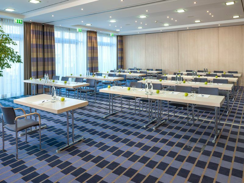 Отель Essential By Dorint Berlin-adlershof 3*